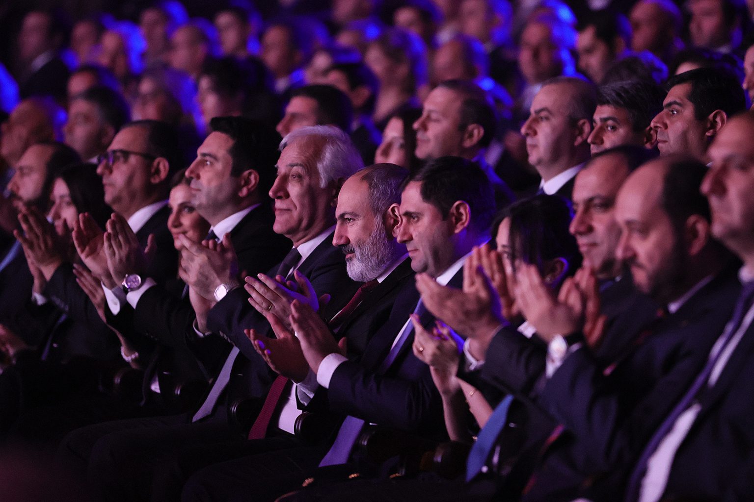 Каких либо решений. Кто выносит решения профессии. Ты либо часть решения либо часть проблемы. Каких либо решений. Каких либо решений.