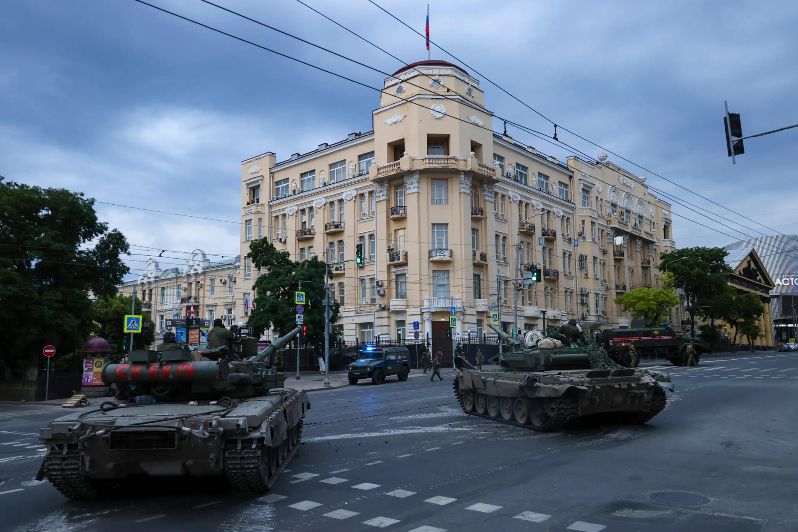 Захват южного. Танки ЧВК Вагнера. Штаб армии в Ростове на Дону. Штаб ЮВО Ростов.